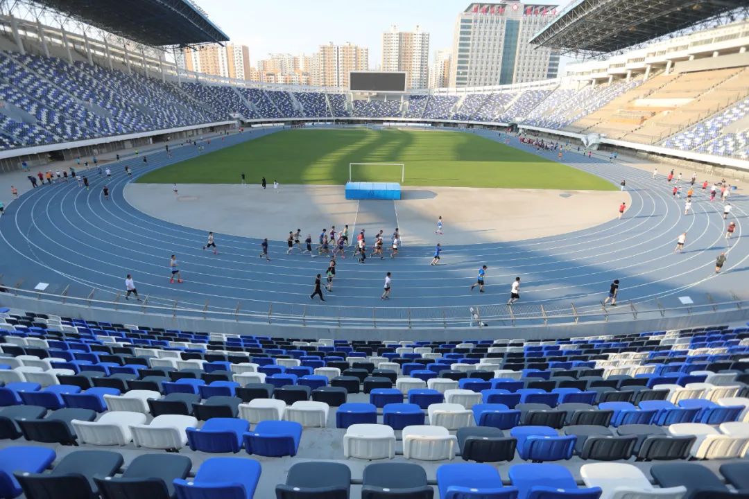 塔城半程马拉松开跑国门赛道激活文旅活力(图1)